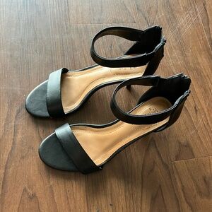 Style & Co. Women's Heeled Sandals with Zip Back Size 6.5 M